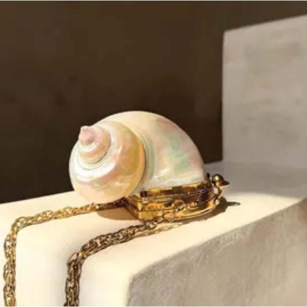 Gold and Cream Shell Clutch - Picture 8 of 16